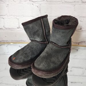 UGG little kids shoes size 10